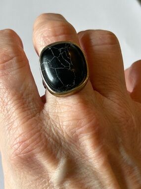 Vintage Black Stone Ring in Brass Bezel~Size 8